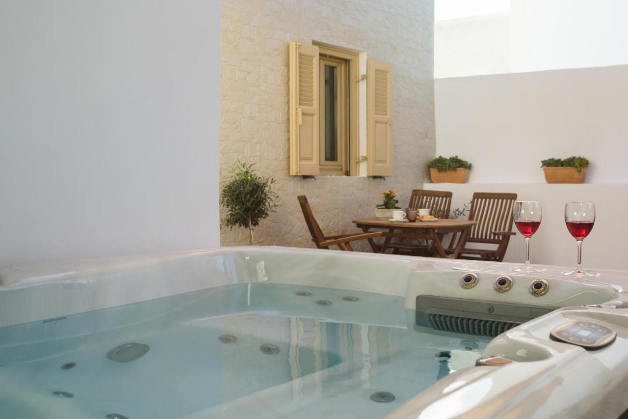 Апартаменты Heart Of Oia - Private House With Jacuzzi Экстерьер фото