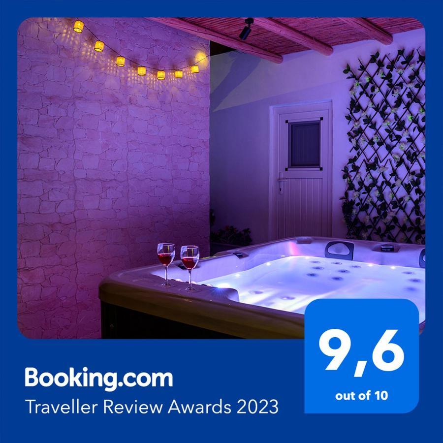 Апартаменты Heart Of Oia - Private House With Jacuzzi Экстерьер фото